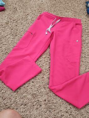 Figs Yola Bottoms- XS- Shocking Pink